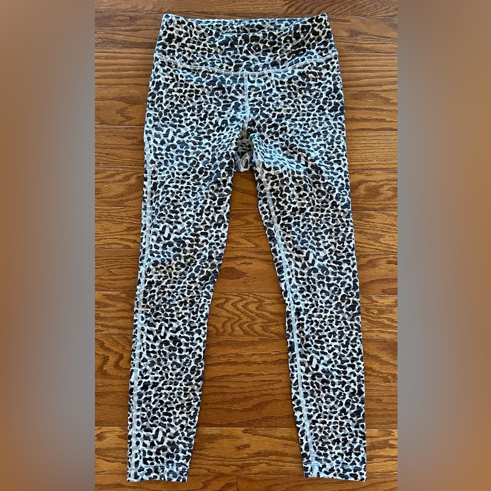 Outdoor Voices cheetah print leggings size small